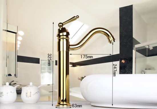 Details van de goudkleurige wastafelkraan