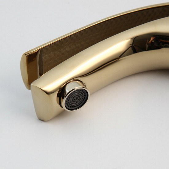 Hoge gouden badkamerkraan