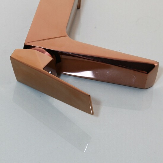 Kraan voor badkamer in rose goud uitgevoerd