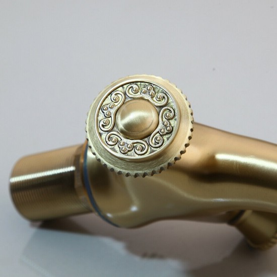 Retro gouden wastafel kraan